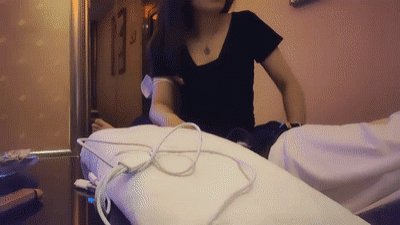 小馬丶尋花專攻足浴女技師，帶回酒店開操隔著衣服摸奶子調情，特寫掰穴上位騎乘站立後入猛操【MP4/399MB】