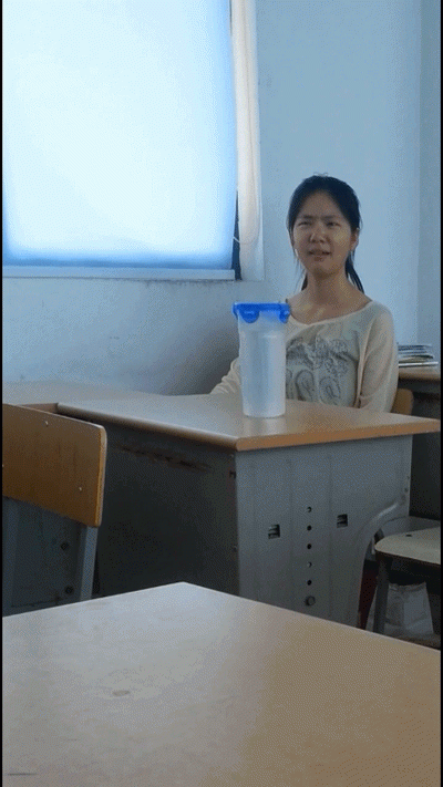 大學放學后清純可愛的學妹在教室睡著了-男朋友叫醒著忍不住掏出肉棒猛操嫩穴