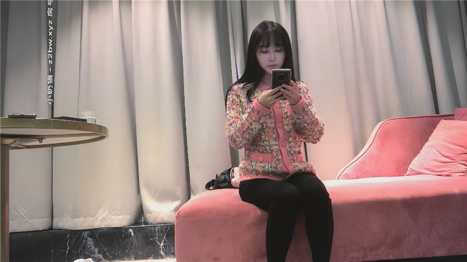 剛畢業的小學妹，校園女神清純稚嫩，哭得梨花帶雨不想舌吻，曼妙身材物超所