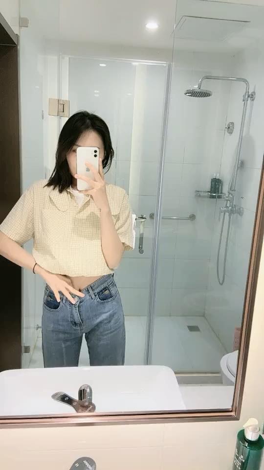 清秀禦姐~歐陽娜娜，1500包夜，'太幹了，你們不知道嗎，自慰都沒水叻'，急需大雞巴艹啊！