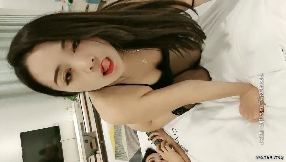超刺激戶外露出 我和姐妹兩人一起3P 都趴在床上等我 四足鼎立 四奶交加