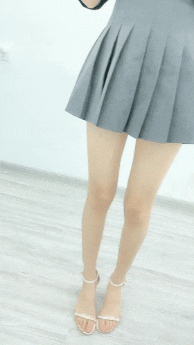 【榨精少女&不良忍】7-8高挑長腿蘿莉全身粉嫩，挺瘦的但是奶子還挺大像剛發育好，史上最乾淨的小穴之一，無套內射洗鴛鴦浴