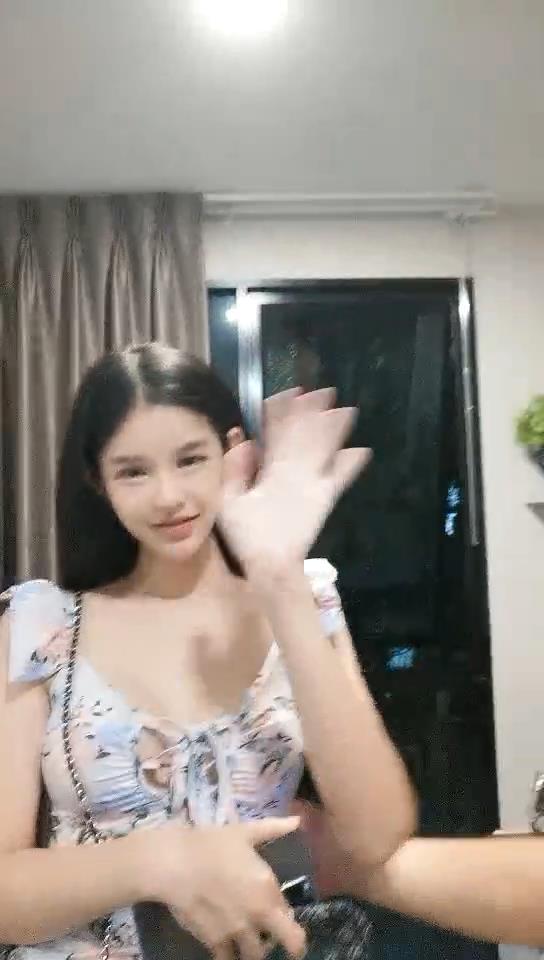 極品高顏值援交175女郎，性感得要命，猛烈搞了兩炮，滿頭大汗，激戰啊