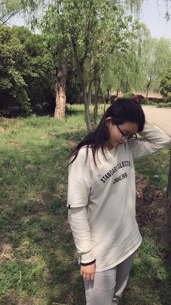 讓人非常舒服的一個良家女孩口交自慰啪啪足交，淫語嬌喘，清純如風