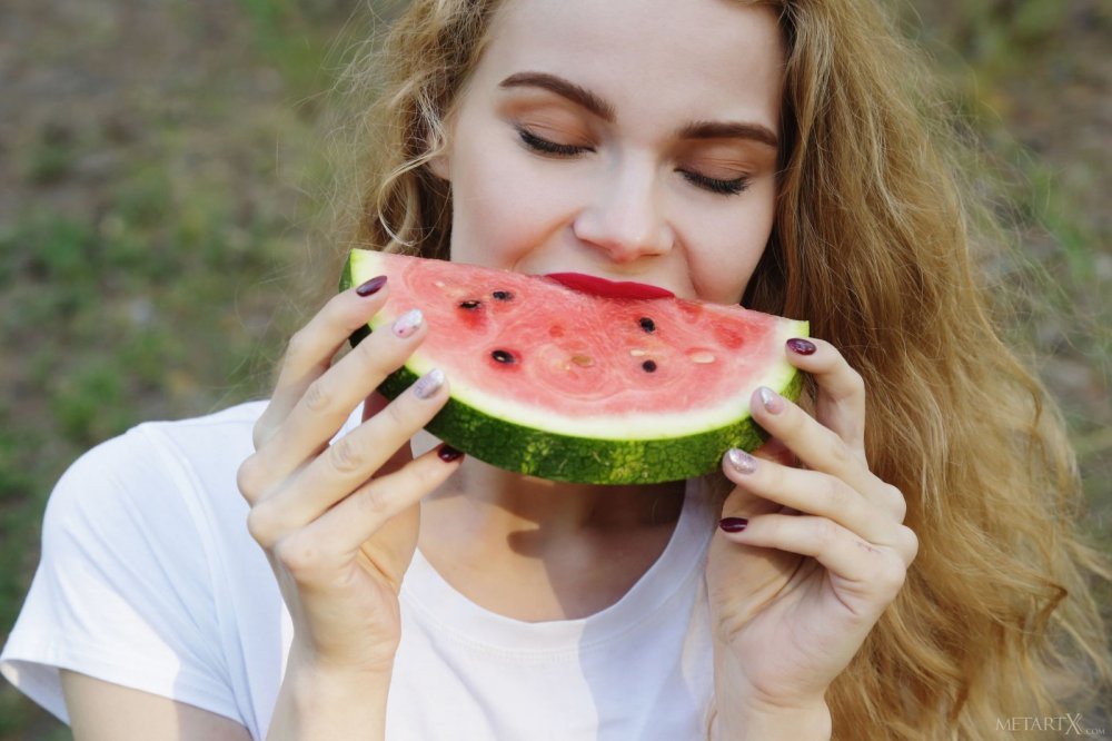 帶個西瓜去戶外露出[20P]