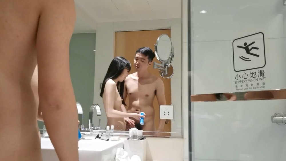 酒店讓可愛女友穿上兔子裝再打炮高清完美露臉