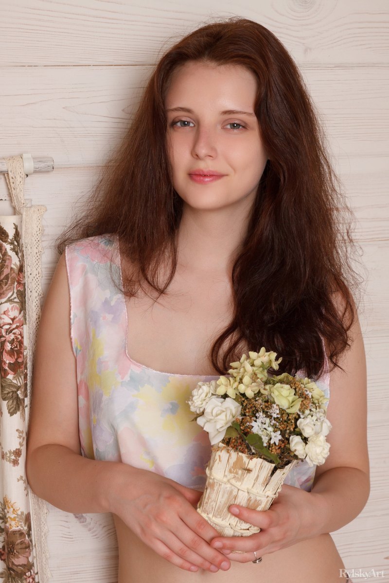 粉嫩的乳頭翹起來了[20P]