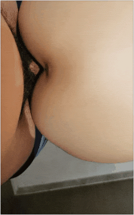 最近瘋狂收金斂財周榜NO.1海邊餐廳大膽露出-約炮粉絲衛生間偷情爆操-無套後入內射