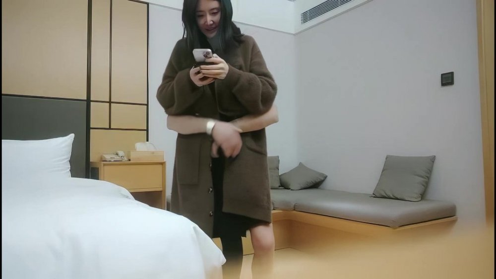 高品質探花 168CM美腿極品妹 前戲很足掰穴舔逼 完美肥臀爆插套子多幹破