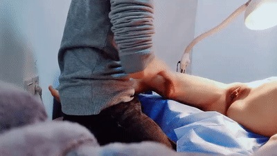 大白美臀小妹再次光臨，20多歲皮膚白皙，無毛美穴精油按摩 按摩床床上爆操