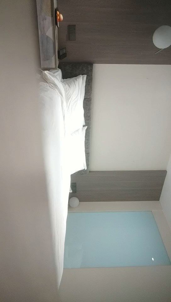 3000網約週邊女神，高顏值明星臉，清純美女，一字馬暴插，柳眉輕蹙佳人享受