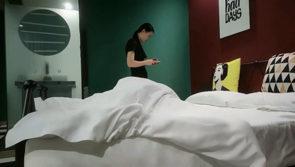 【AI高清】小酒探花苗條00后小蘿莉膚白胸粉乖巧可愛小仙女