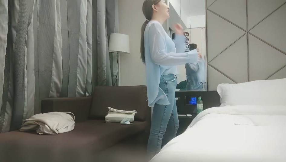 乾淨利索，探花一哥每天精彩不斷，165cm女神小姐姐 ，打樁機花式啪啪，360度展示性愛細節
