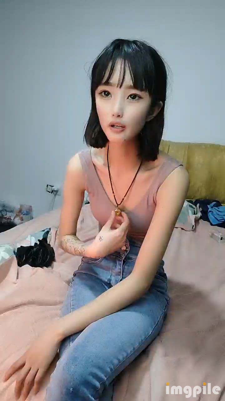 極品大騷逼，180cm的長腿妹妹，00后，純欲天花板，這次還帶了個小姐妹