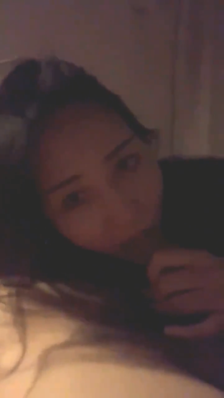 操漂亮少婦 你要發給別人嗎 老公 不發就浪費了 不要停 操的美女叫的嘴巴都合不攏