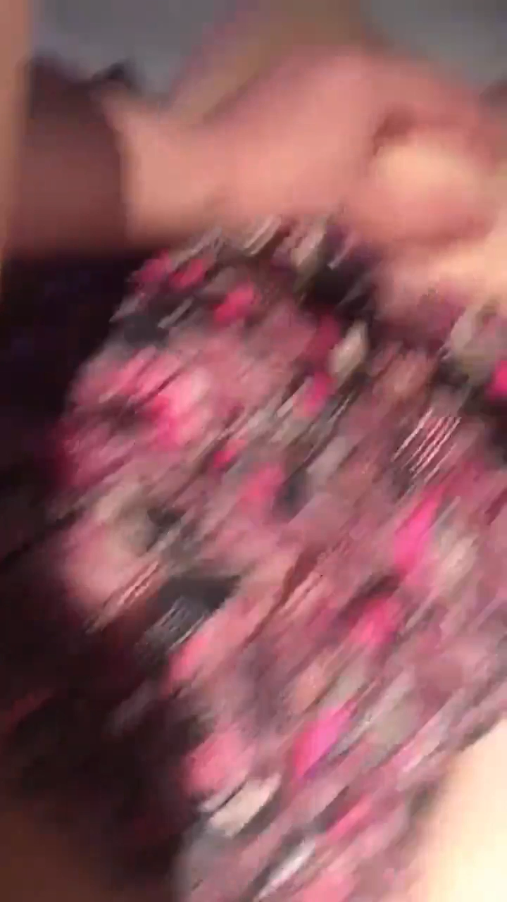 我的小女友 五官聲音都有點神似張柏芝 乖乖女一枚 把舌頭吐出來 騷一點 激情似火