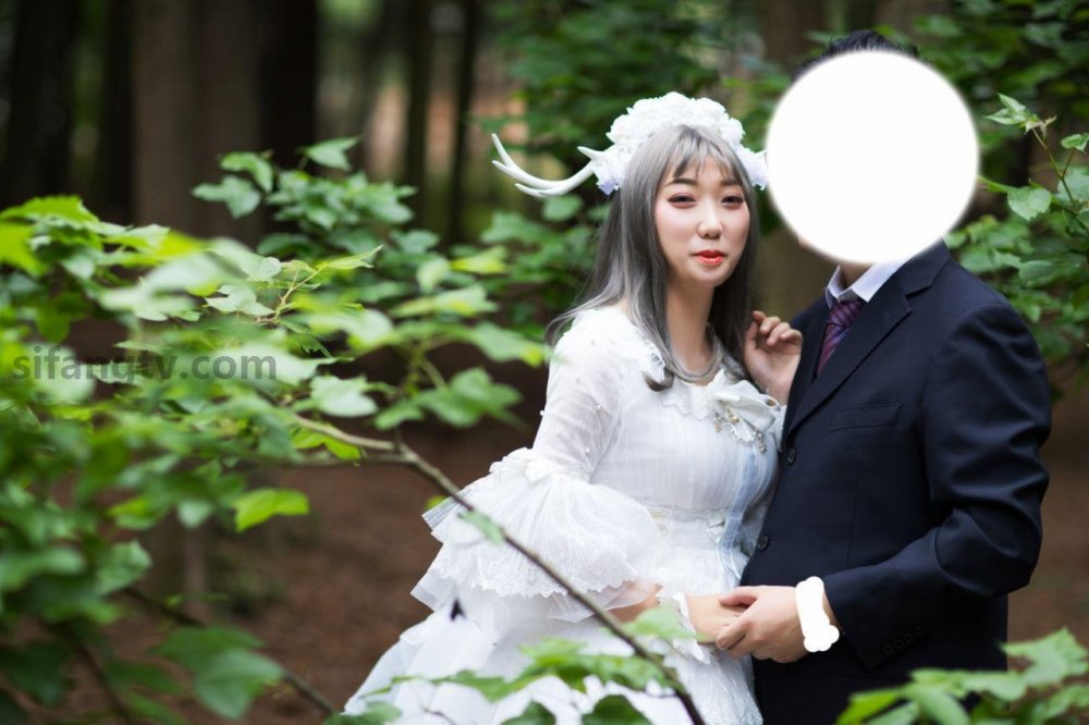 【精品推薦❤雲盤流出】反差母狗已婚豐滿風韻人妻 夫妻生活喝尿母狗調教極其騷蕩 真是瘋狂變態 附生活淫照63P 1V