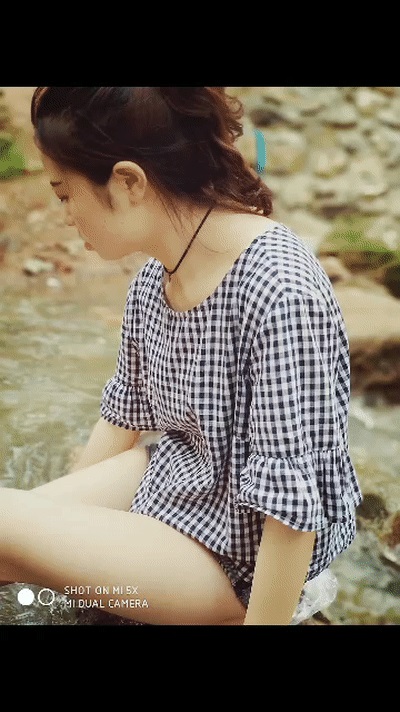 西安小胖妹，可愛的容顏，舒服的口活，被她舔得雞巴癢癢滴
