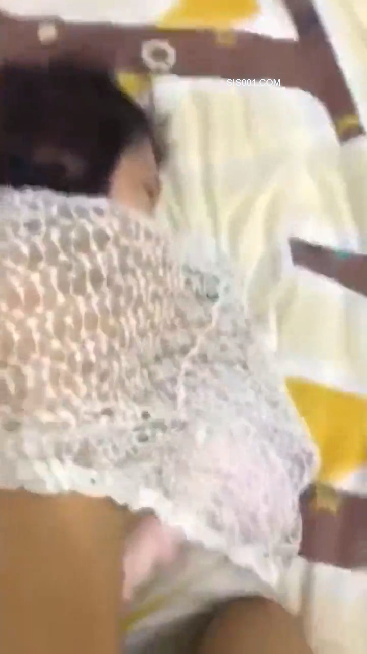 精選熟女美婦系列 又咋啦 咋又不行了 漂亮少婦偷情正爽時老公來電話