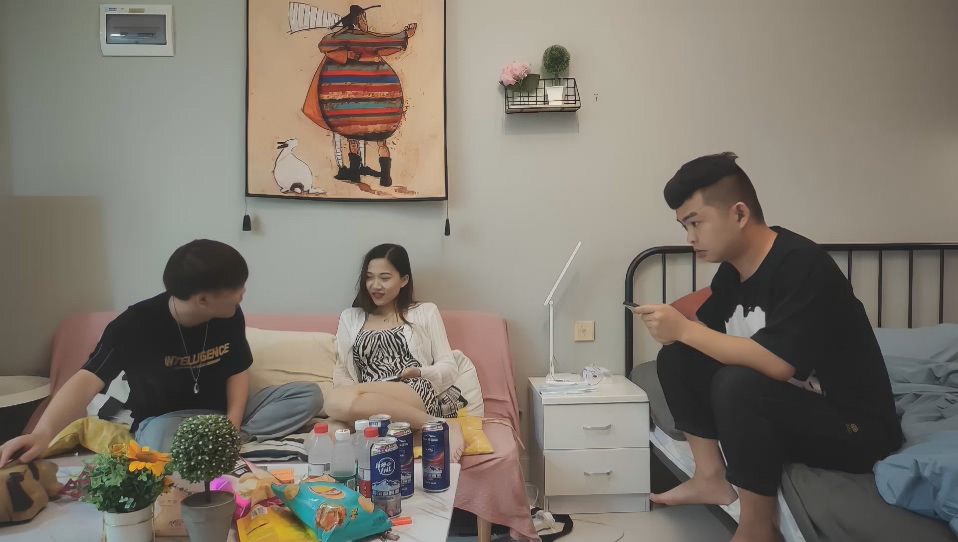 專約老阿姨，嫩妹 ，3000週邊女神場，清純校園風，甜美乖巧身姿曼妙，超清畫質收藏版