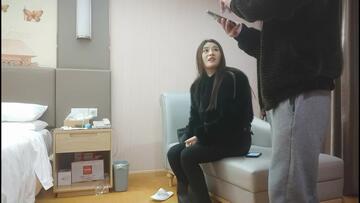 《開發探索》170CM高個美女，等了很久要狠狠操，鏡頭插嘴深喉，頂級大白屁股，大力深插撞擊肥臀很Q彈