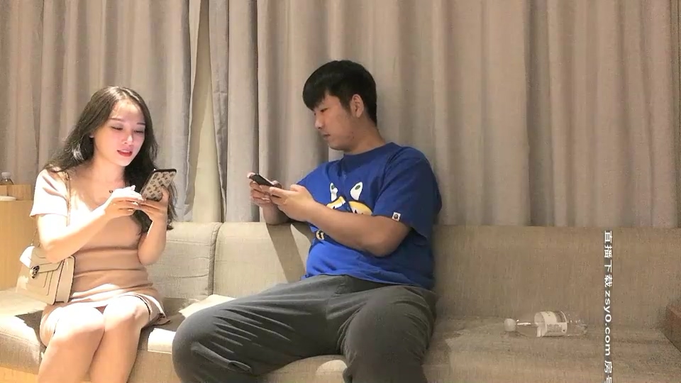 小寶尋花約啪高端名媛，精緻妝容，苗條身材，真是有福了