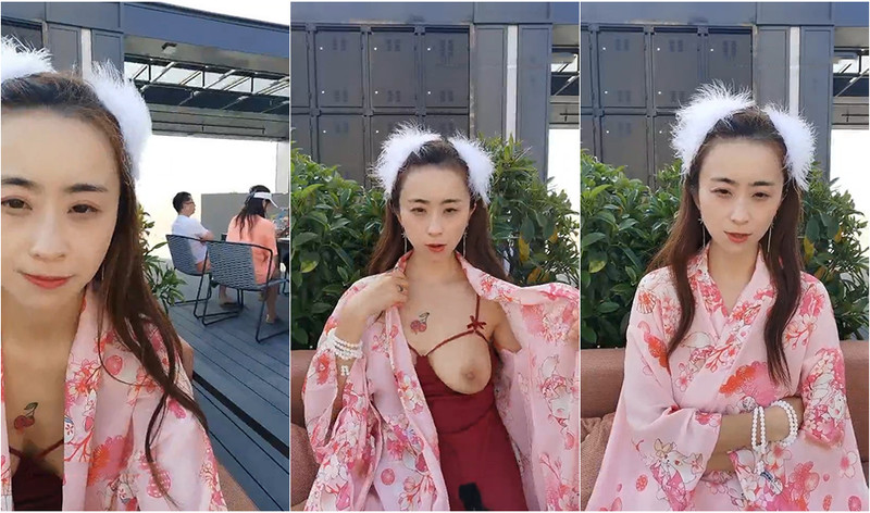 三亞知名戶外壹姐大遲度秀，周圍都是人，這邊自己褕褕露奶，跑到男廁后入啪啪，旁邊還有人沖水