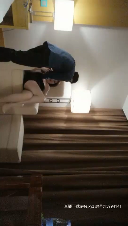 【午夜尋花】大長腿車模週邊妹子酒店啪啪，吸奶扣逼猛操后入被搞得呻吟連連