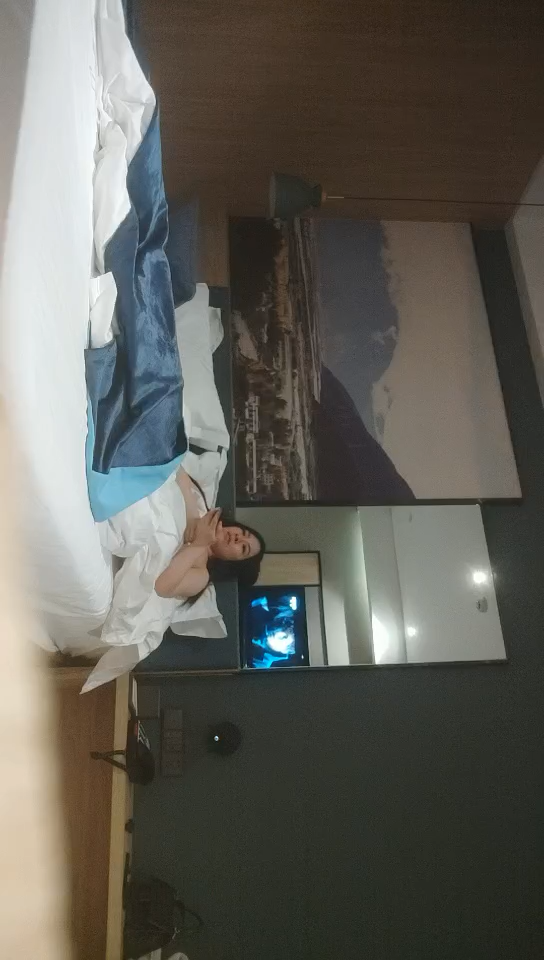 李總探花，精品小少婦，快樂過大年，酒店偷情聊天打炮洗澡一條龍，野鴛鴦激情一戰