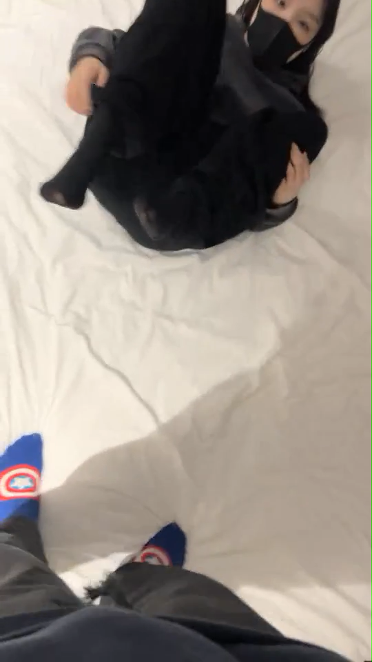 狗子探花，21歲大學生，剛開始還激烈反抗，D罩杯美乳是今夜最大驚喜，無套啪啪