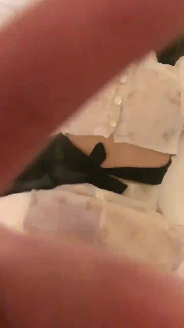 操清純美眉 射裡面好嗎 不要 你要戴套 不要射裡面... 不要射 我還要 聲音甜美 逼毛性感