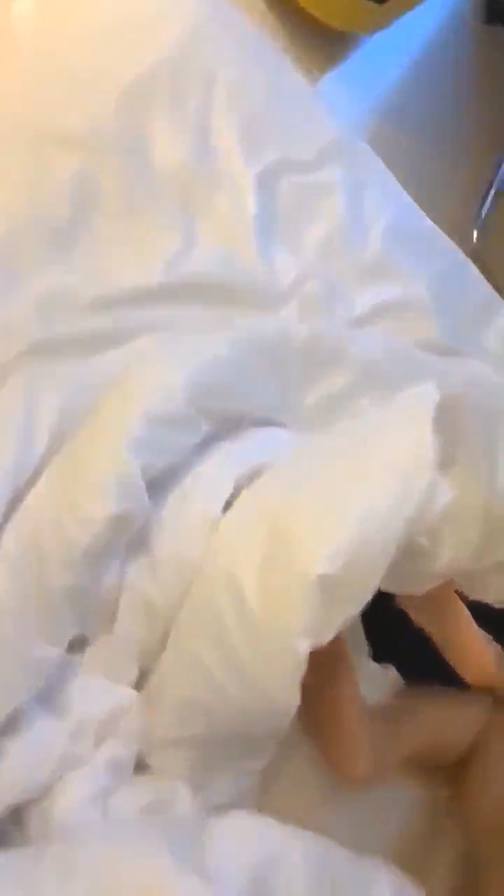 綠帽人妻 無需否認性交在社交圈裡也是十分重要且有效的手段 這對超級巨乳是最愛