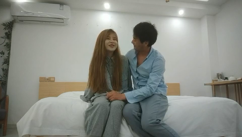 2022.4.10，【哥現在只是個傳說】，大圈週邊，24歲安徽小姐姐，大長腿，膚白貌美