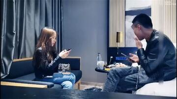 皮衣牛仔褲美女身材真是不賴豐滿極品抱在懷裡細細品嘗摩擦雞巴硬了掏出來舔吸吞吐勁道太牛猛射