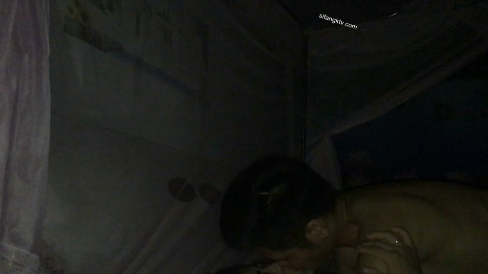 【真實良家洩密】出租屋內情侶做愛自拍，女的奶子堅挺，很配合