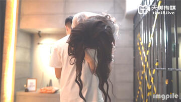 天美傳媒 TM0153 小夥迷翻漂亮美女 玩捆綁調教 乾粉嫩的無毛B