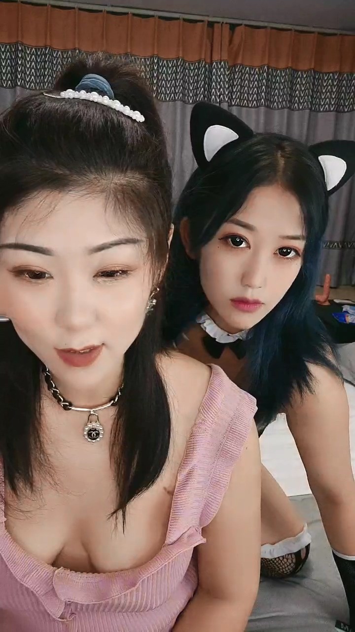 超多女神級別少婦，各個都是性愛高手，大戰一男要是被吸乾的節奏