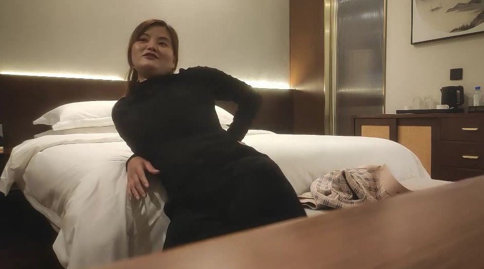【中國人不騙中國人】難得一見的純天然美乳 又大又白又挺 嬌俏小少婦 風情萬種 嫵媚誘人