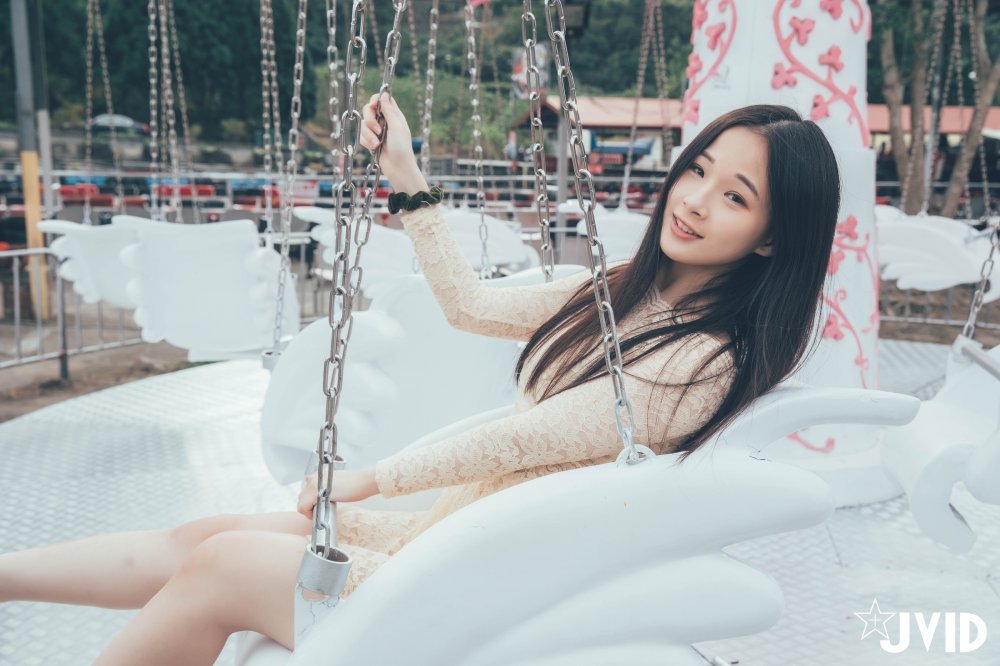 清純妹子極品反差[84P]