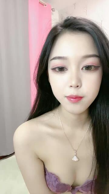 大眼網紅臉女神，超級模特身材全裸自慰，熱舞掰穴自慰