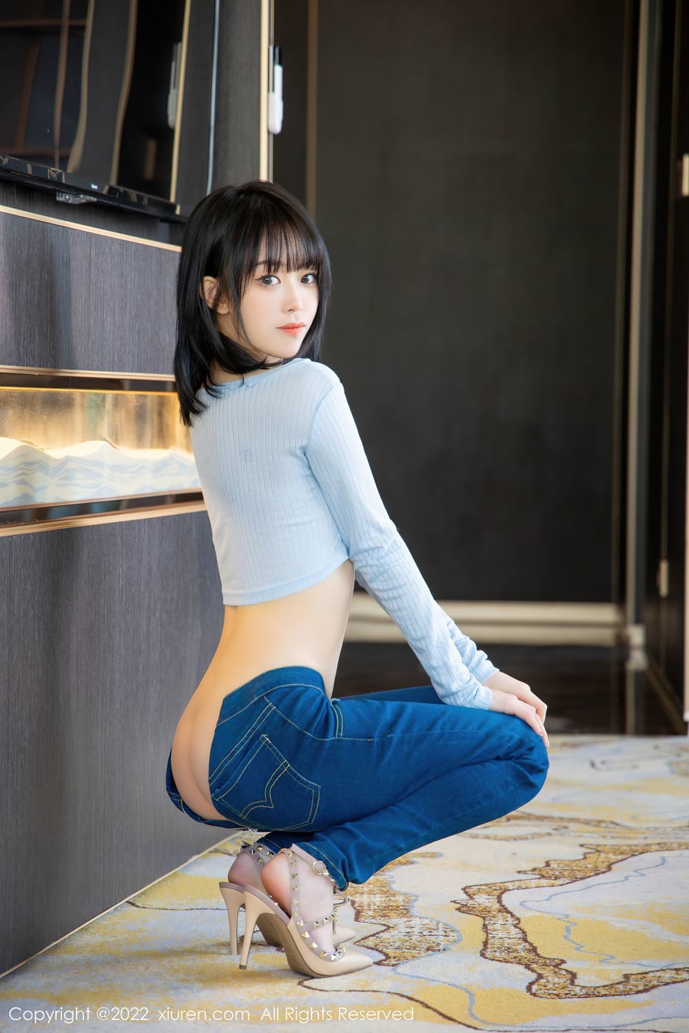 清新靚麗的小蘿莉奶瓶牛仔褲無內美臀誘惑[60P]
