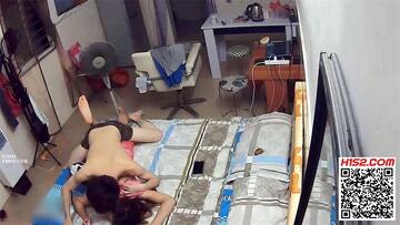 妹子太漂亮了出租房被偷拍，這豐腴肉肉看的慾望沸騰很衝動，撲上去不停吸允揉捏，銷魂撞擊抱緊感受