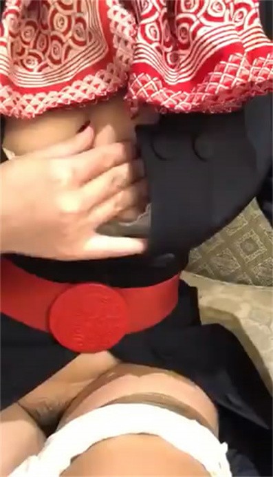 【極品反差❤️東航空姐】高冷高貴稀缺極品身材空姐穿空姐制服自衛掰逼 誘惑呻吟 制服誘惑 好想操