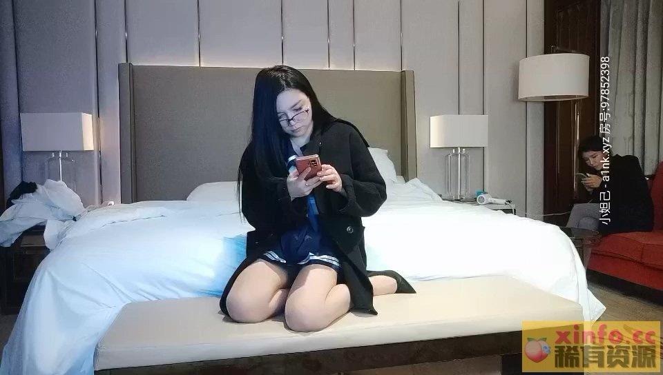 TH220324【新一代反殺女探花】 妹妹打扮成純情學生約了個中年大叔