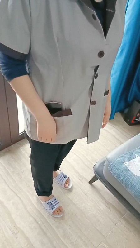 幹了請來的保潔阿姨 你年紀輕輕找個女朋友不好嗎 我的業務不包這服務 軟磨泡硬幹得阿姨嗷嗷叫