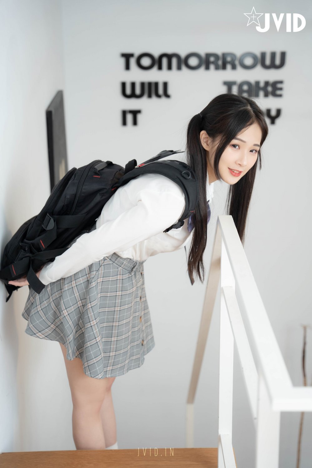可愛JK學妹發騷[77P]