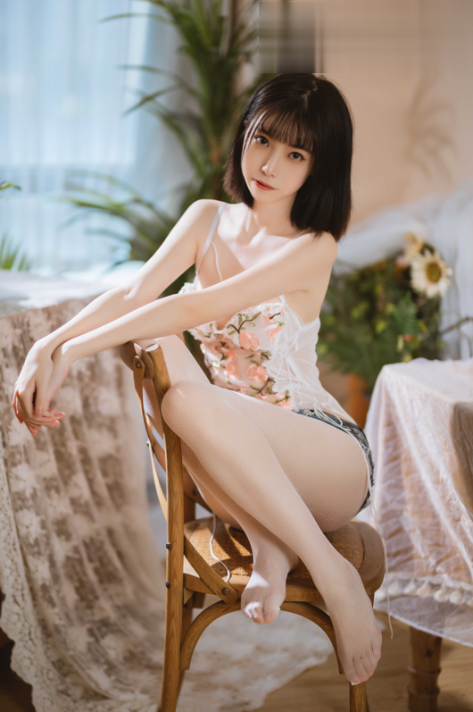 白絲純欲少女卡姿蘭大眼睛[38P]
