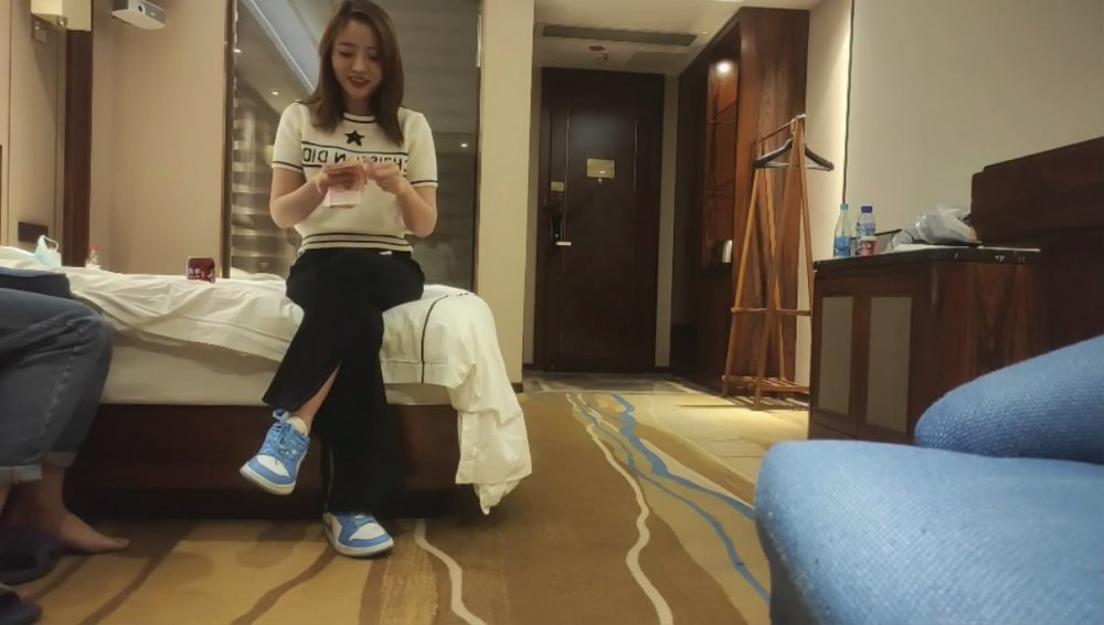 《我有一台拖拉機》高端約啪175CM22歲高雅氣質週邊女