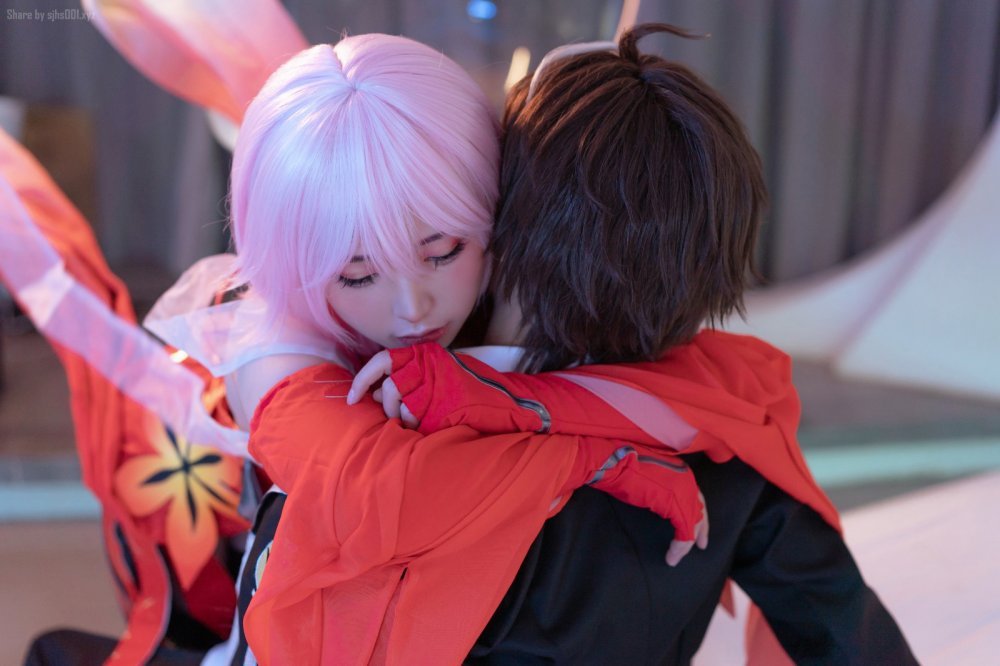 [MP4/79MB] 極品CosPlay爆機少女【喵小吉】六月新作《罪惡王冠》首次唯美情侶雙打