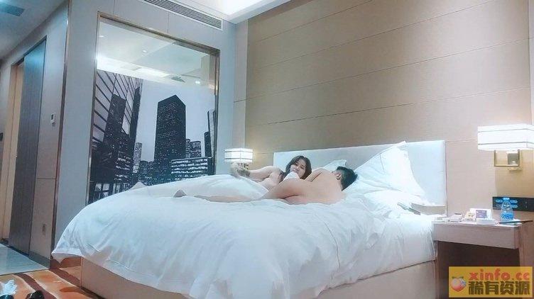 TH20220619【鮑先生探花酒店操花臂紋身胖妹】 一線天肥逼，扶著大白屁股後入